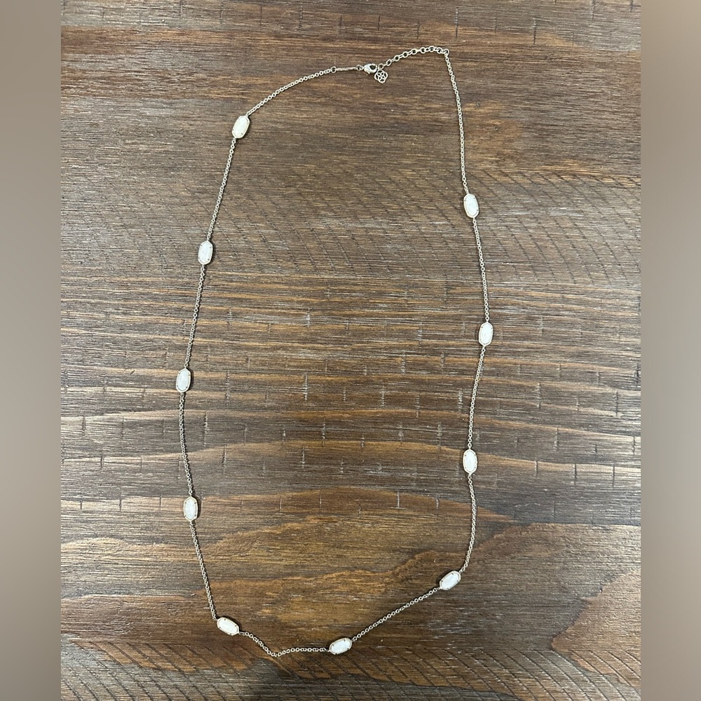 Kendra Scott necklace